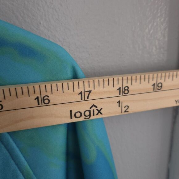 Under Armour Full Zip Semi Fitted Hooded Sweatshirt‎ Women's M Teal Tie Dye - Picture 6 of 11